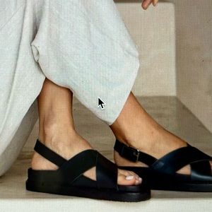 Liberte Capri Sandal: Black